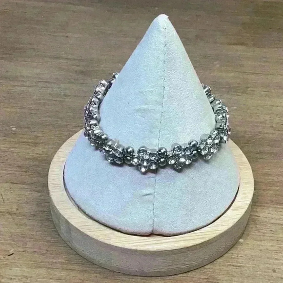 Silver and Rhinestone Flower Bracelet Vintage - Picture 2 of 3